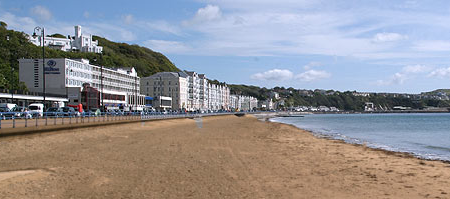 St. Heliers Guest House is conveniently located on the 2 mile long Victorian Central Promenade in Douglas Bay, Isle of Man